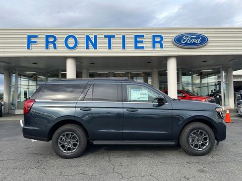 New 2025 Ford Expedition Active image 2