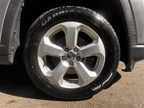 Used 2018 Jeep Compass Latitude w/ Popular Equipment Group AWD/4WD image 33