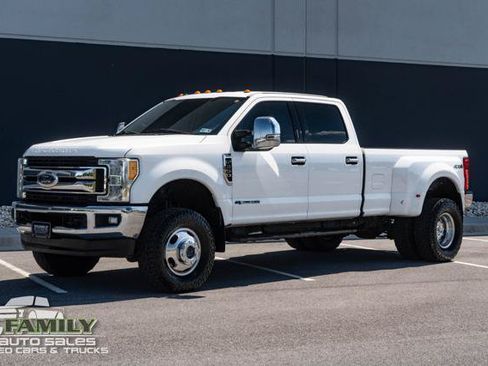 Used 2017 Ford F350 XLT w/ XLT Value Package AWD/4WD image 2
