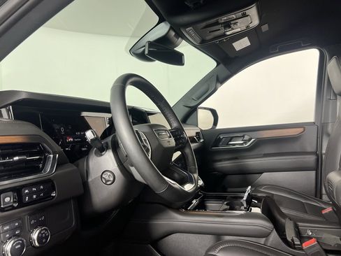 Used 2025 GMC Yukon XL Denali image 22