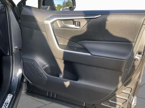 Used 2025 Toyota RAV4 XLE w/ Convenience Package FWD image 23