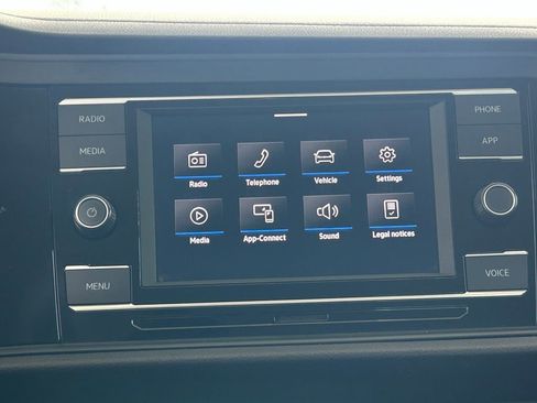 Used 2022 Volkswagen Jetta S image 32