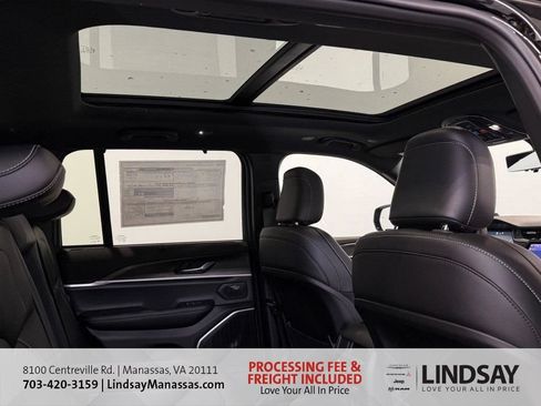 New 2025 Jeep Grand Cherokee Limited w/ Luxury Tech Group II AWD/4WD image 10