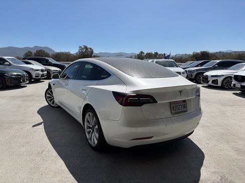 Used 2020 Tesla Model 3 Standard Range Plus RWD image 2