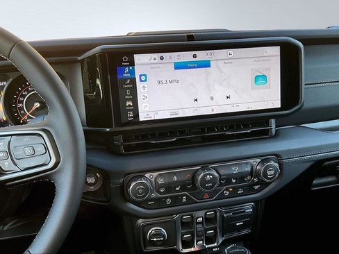 New 2026 Jeep Gladiator Sport image 8