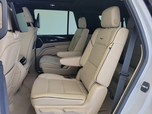 Used 2023 Cadillac Escalade Premium Luxury w/ LPO, Floor Liner Package AWD/4WD image 15