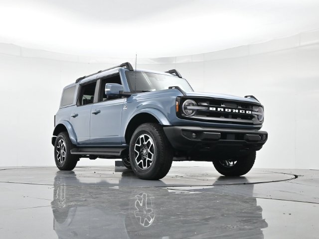 Used 2025 Ford Bronco Outer Banks AWD/4WD image 35