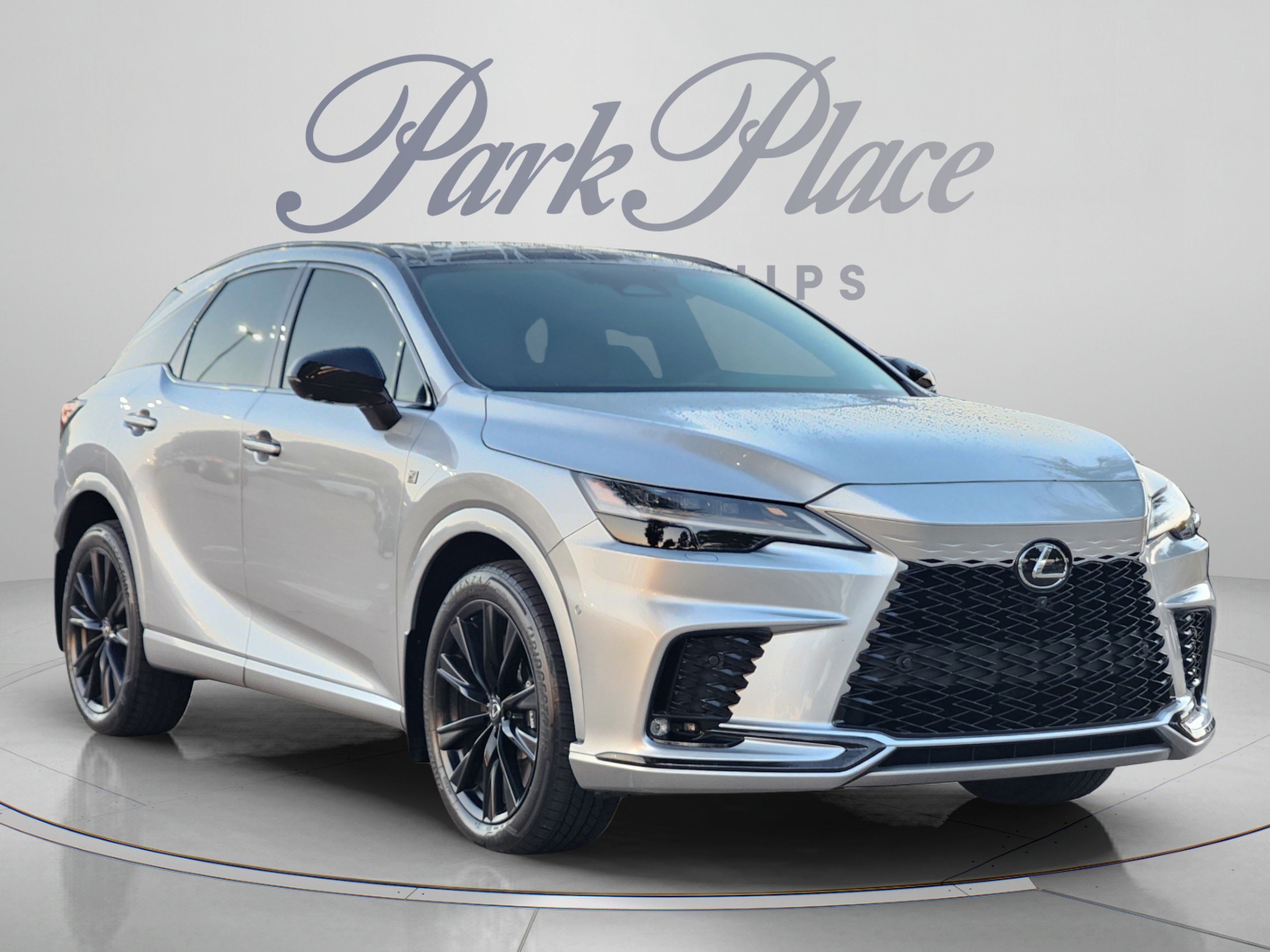 Used 2024 Lexus RX 500h F Sport w/ Convenience Package AWD/4WD image 4