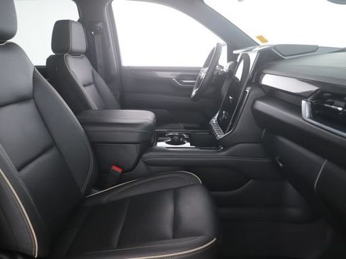 Used 2025 GMC Yukon XL Elevation w/ LPO, Floor Liner Package AWD/4WD image 34