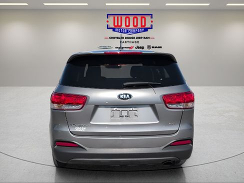 Used 2017 Kia Sorento L FWD image 4