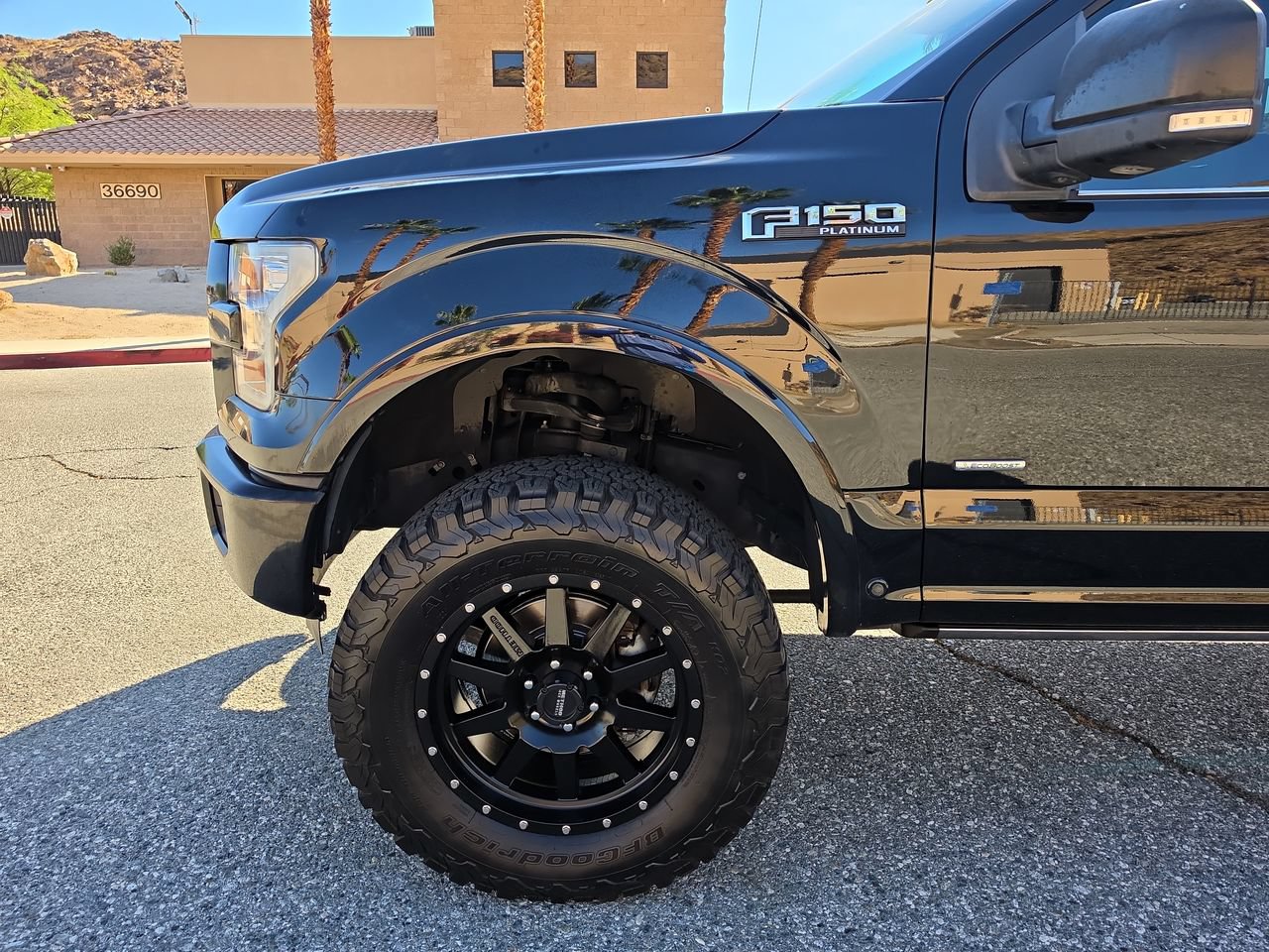 Used 2016 Ford F150 Platinum w/ Equipment Group 701A Luxury AWD/4WD image 34