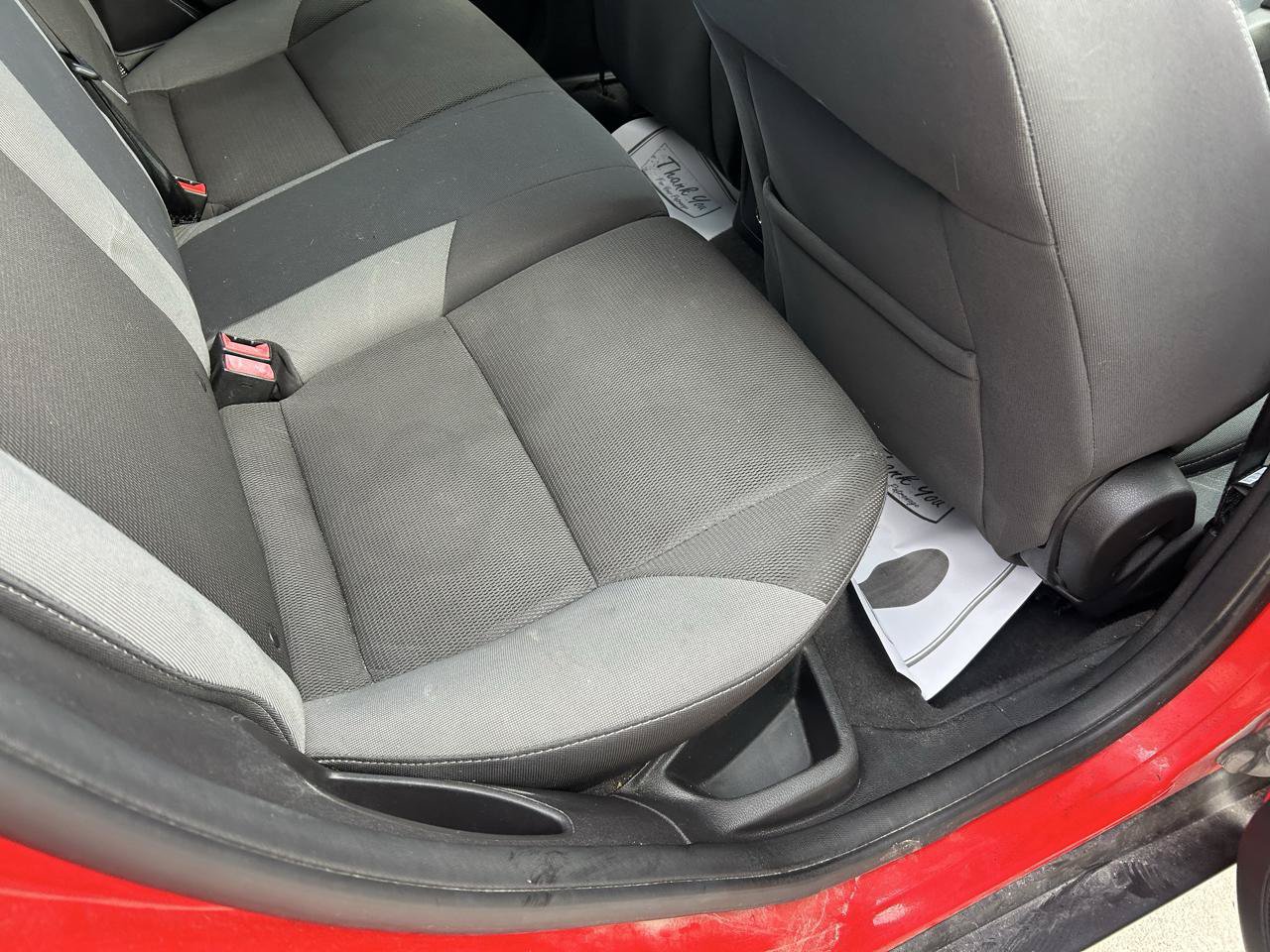Used 2013 Ford Focus SE FWD image 11