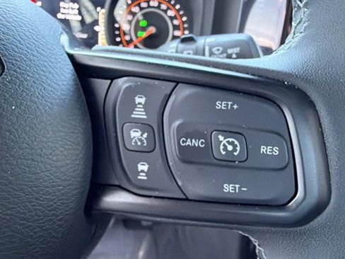 Used 2025 Jeep Wrangler Unlimited Rubicon AWD/4WD image 27