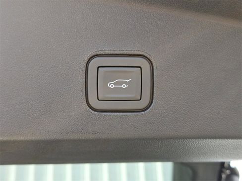 New 2025 Cadillac Lyriq Luxury image 31