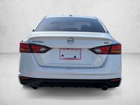 Used 2023 Nissan Altima 2.5 SR w/ SR Premium Package FWD image 7