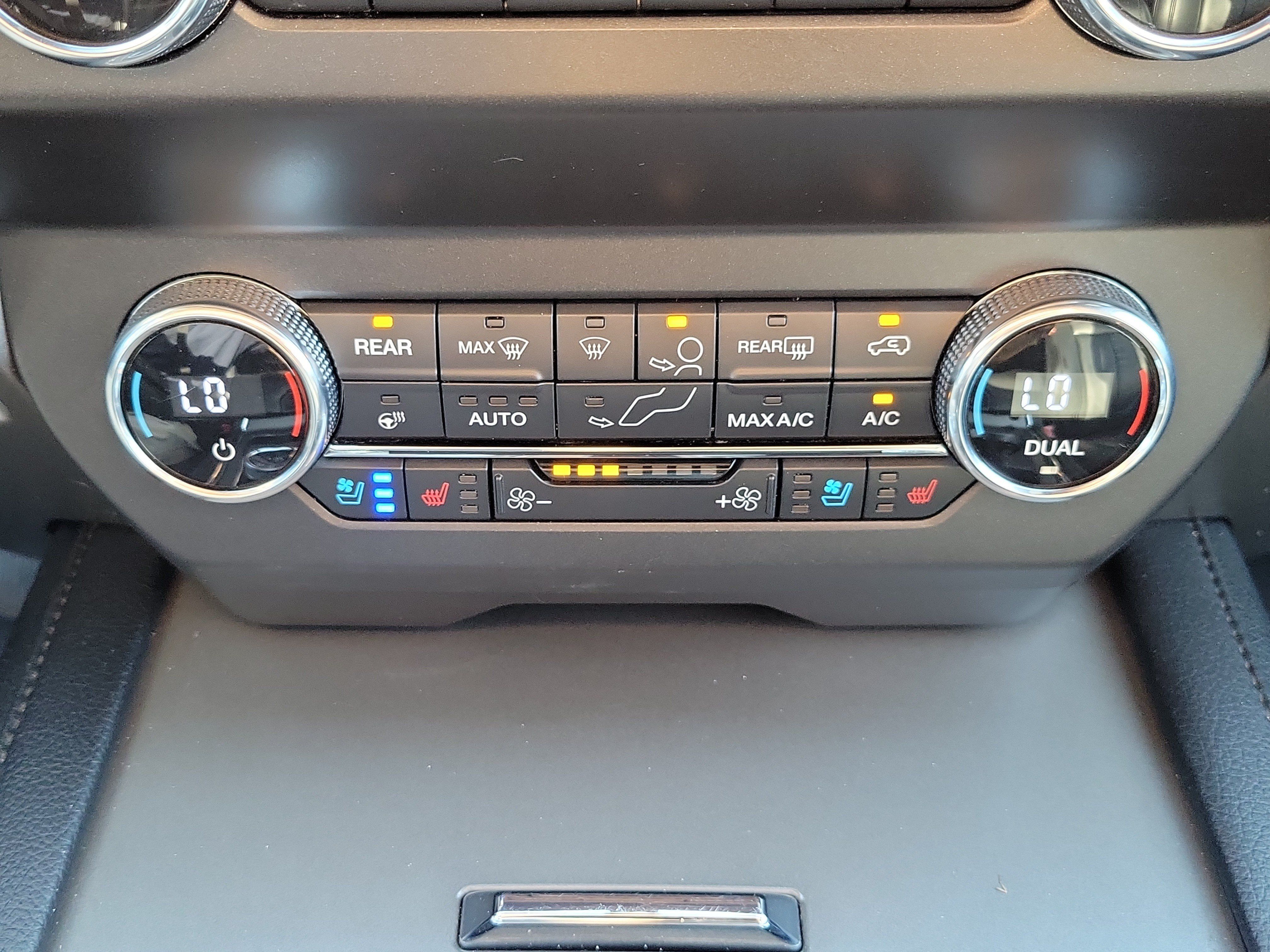 Used 2019 Ford Expedition XLT w/ Equipment Group 202A RWD image 36