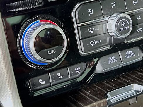 Certified 2022 GMC Yukon Denali AWD/4WD image 21