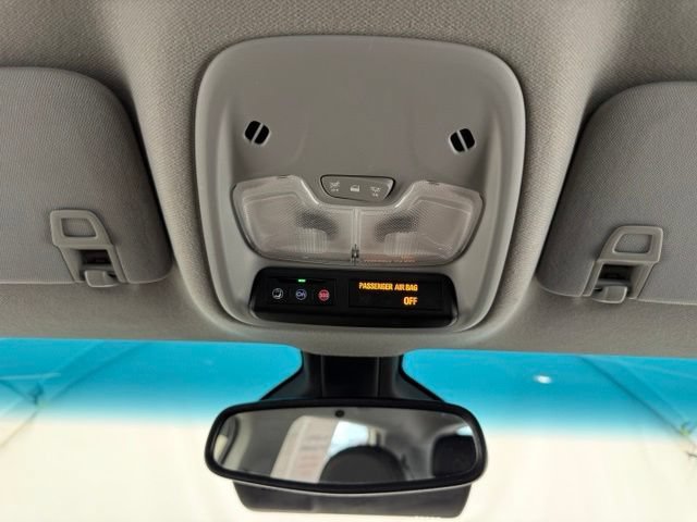 Used 2022 Chevrolet Bolt LT w/ Infotainment Package FWD image 37