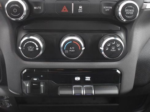 Used 2024 RAM 2500 Big Horn image 28