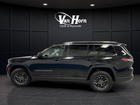 Used 2021 Jeep Grand Cherokee L Laredo w/ Luxury Tech Group I AWD/4WD image 4