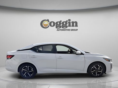 Used 2024 Nissan Sentra SV FWD image 6