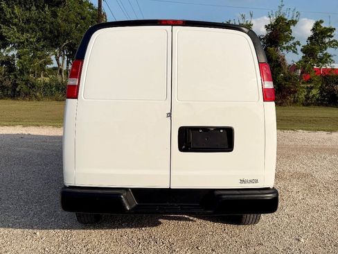 Used 2021 Chevrolet Express 2500 w/ Driver Convenience Package RWD image 8
