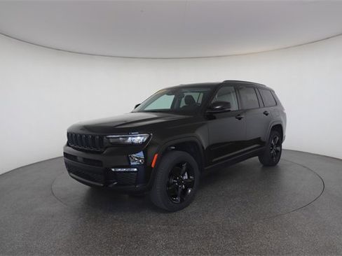 Used 2023 Jeep Grand Cherokee L Limited w/ Black Appearance Package image 3