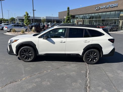 Used 2025 Subaru Outback Onyx Edition AWD/4WD image 12