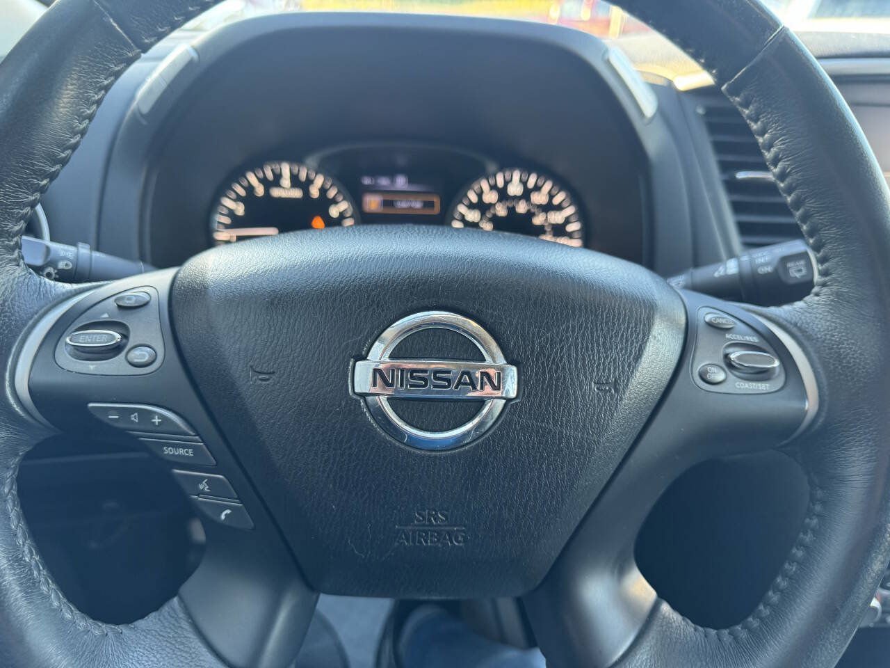 Used 2017 Nissan Pathfinder SV AWD/4WD image 30