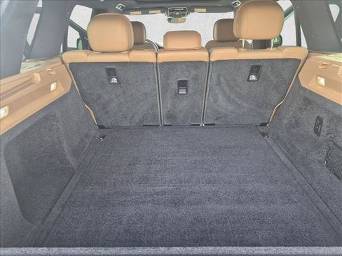 Used 2025 Land Rover Range Rover SE AWD/4WD image 7