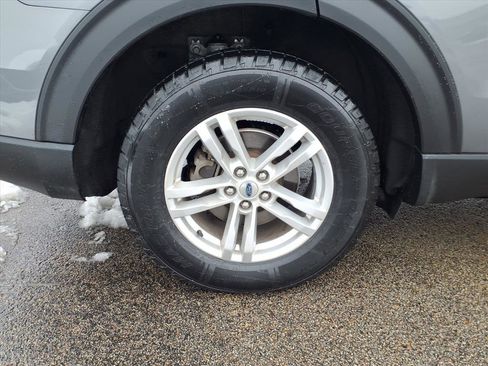 Used 2021 Ford Explorer XLT w/ Equipment Group 202A image 7