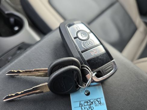 Used 2023 Ford Bronco Wildtrak image 33