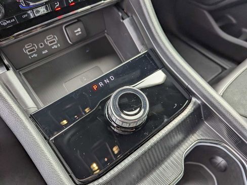 New 2025 Jeep Grand Cherokee Altitude AWD/4WD image 17