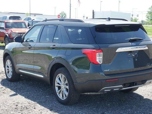 Used 2024 Ford Explorer XLT w/ Equipment Group 202A AWD/4WD image 8