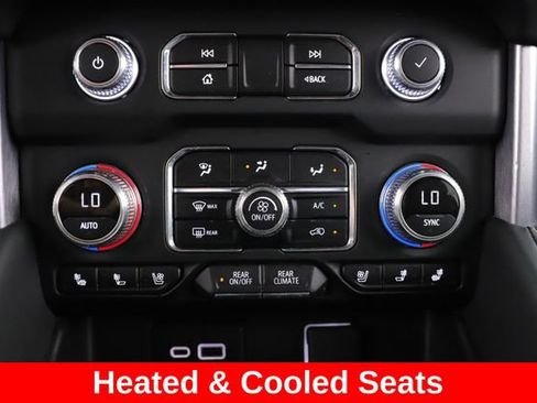 Used 2024 GMC Yukon SLT AWD/4WD image 4