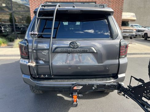 Used 2021 Toyota 4Runner TRD Off-Road Premium AWD/4WD image 31