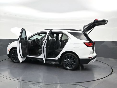Used 2023 Chevrolet Equinox RS FWD image 37