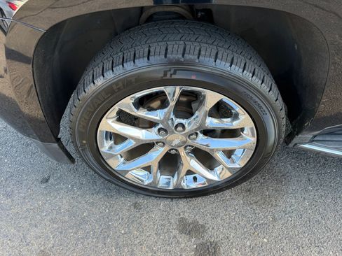 Used 2018 Chevrolet Suburban Premier image 19