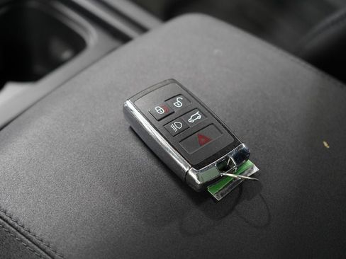 Used 2022 Land Rover Defender 110 S AWD/4WD image 33