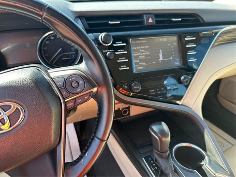 Used 2018 Toyota Camry XLE FWD image 30