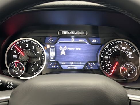 New 2026 RAM 1500 4x4 Crew Cab image 17