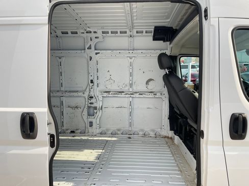 Used 2023 RAM ProMaster 2500 w/ Convenience Group FWD image 25