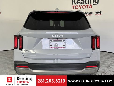 Used 2024 Kia Sorento S AWD/4WD image 6
