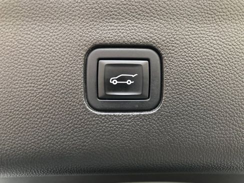 Used 2023 Buick Enclave Essence w/ Experience Buick Package image 19