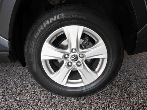 Used 2019 Toyota RAV4 XLE w/ Convenience Package AWD/4WD image 30