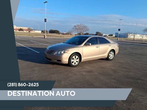 Used 2009 Toyota Camry LE image 1