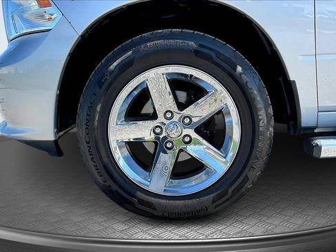 Used 2017 RAM 1500 Express AWD/4WD image 35