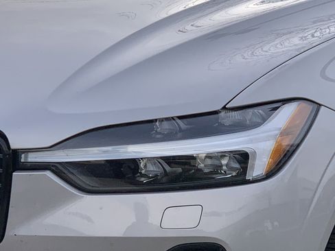 Used 2025 Volvo XC60 B5 Plus image 6