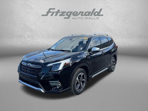Used 2023 Subaru Forester Touring image 1