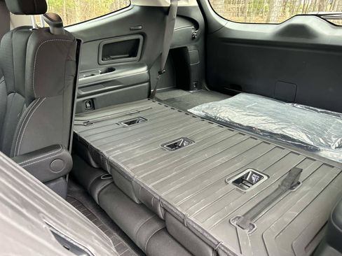 Used 2025 Subaru Ascent Premium AWD/4WD image 9